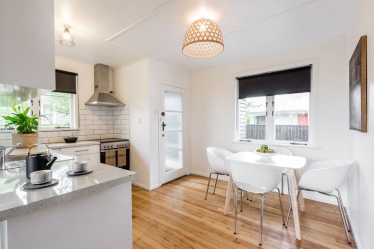 Photo of property in 12 Nimon Street, Havelock North, 4130