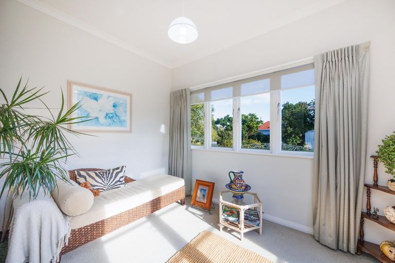 Photo of property in 21 Karina Terrace, Roslyn, Palmerston North, 4414