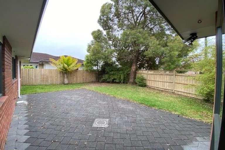 Photo of property in 31 Armoy Drive, East Tamaki, Auckland, 2016