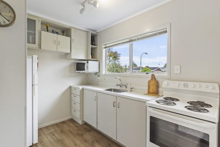 Photo of property in 1/6 Honey Place, Weymouth, Auckland, 2103