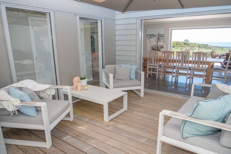 Photo of property in 116 Stratford Drive, Cable Bay, 0420