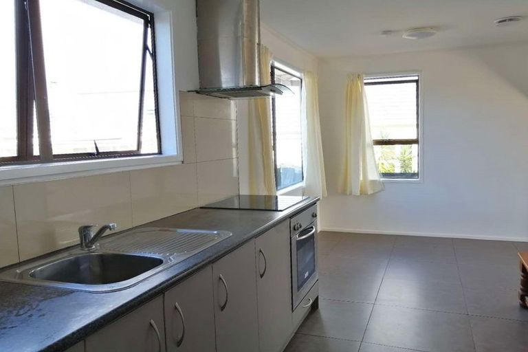 Photo of property in 3 Lyren Place, Half Moon Bay, Auckland, 2012