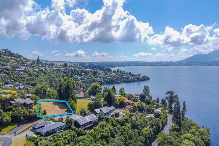 Photo of property in 14 Ewing Grove, Acacia Bay, Taupo, 3330