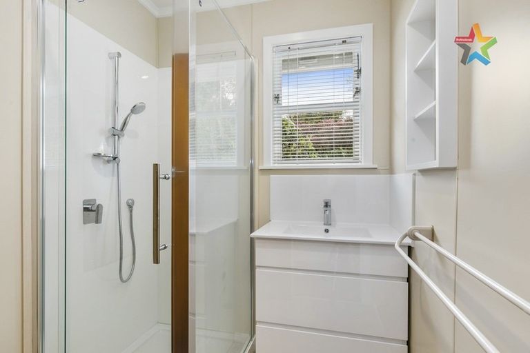 Photo of property in 40 Dowse Drive, Maungaraki, Lower Hutt, 5010