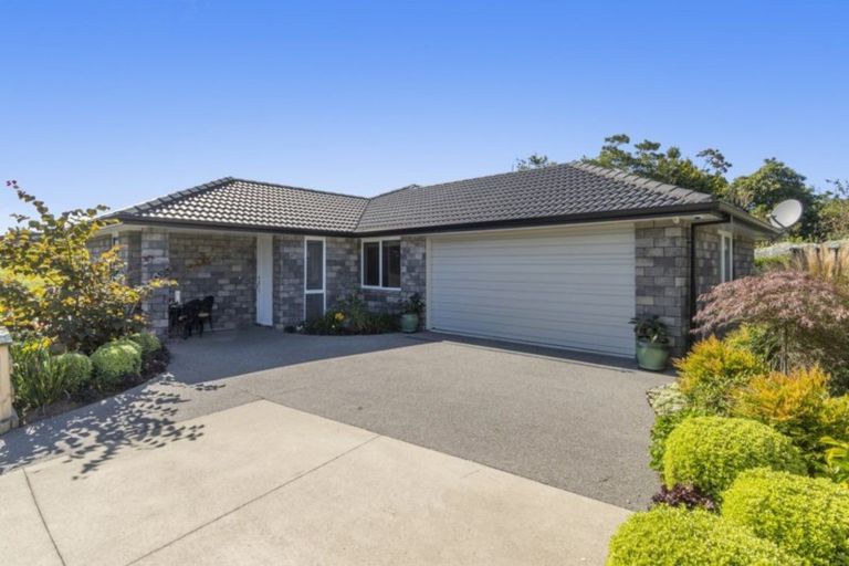 Photo of property in 18 Tranquil Grove, Omokoroa, 3114