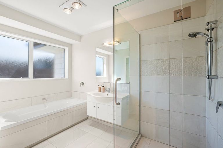 Photo of property in 30 Davaar Crescent, Broomfield, Christchurch, 8042