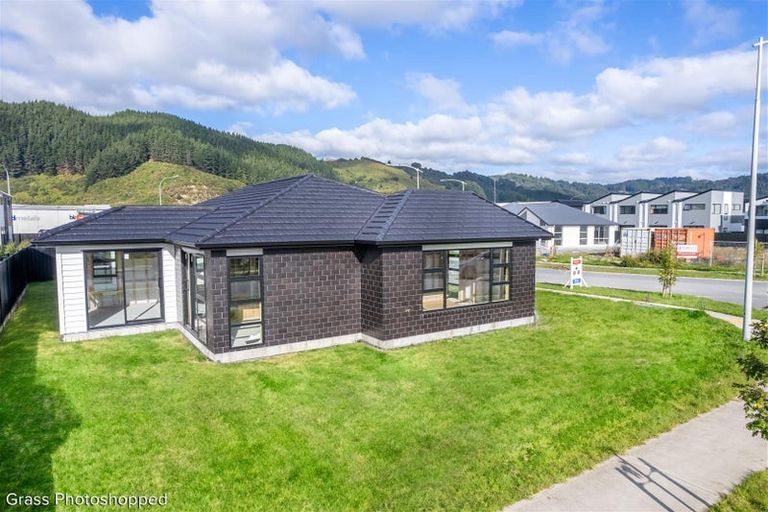 Photo of property in 4 Mawai Hakona Drive, Wallaceville, Upper Hutt, 5018