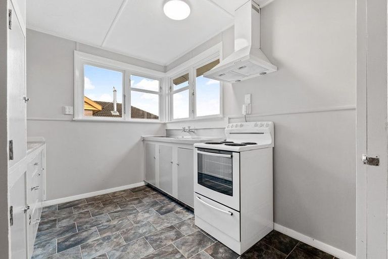 Photo of property in 30 Paddington Street, Northcote, Christchurch, 8052