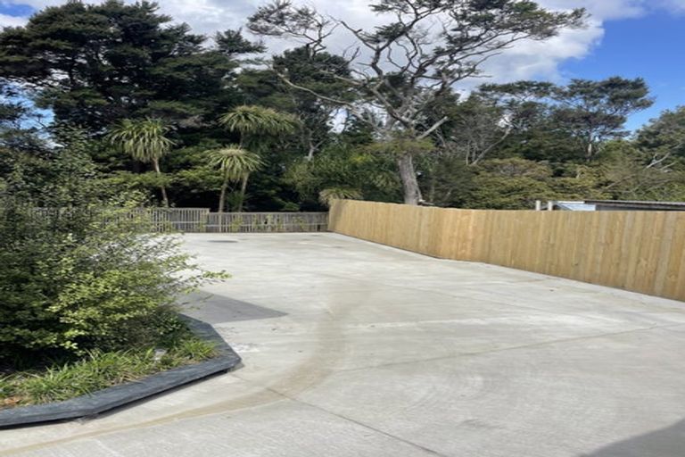 Photo of property in 1/16 Heathglen Place, Bayview, Auckland, 0629