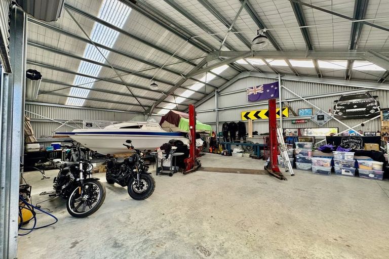 Photo of property in 105 Beach Road, Awamoa, Oamaru, 9495