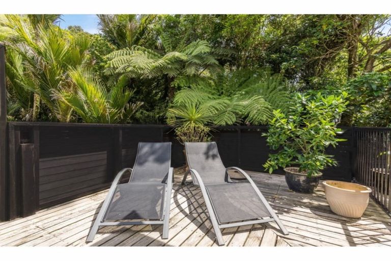 Photo of property in 215 Shaw Road, Titirangi, Auckland, 0604