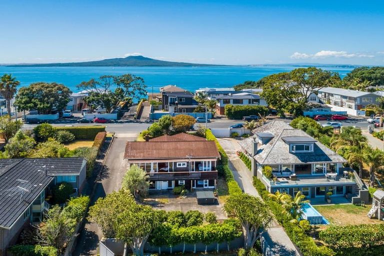 Photo of property in 308 Hurstmere Road, Takapuna, Auckland, 0622