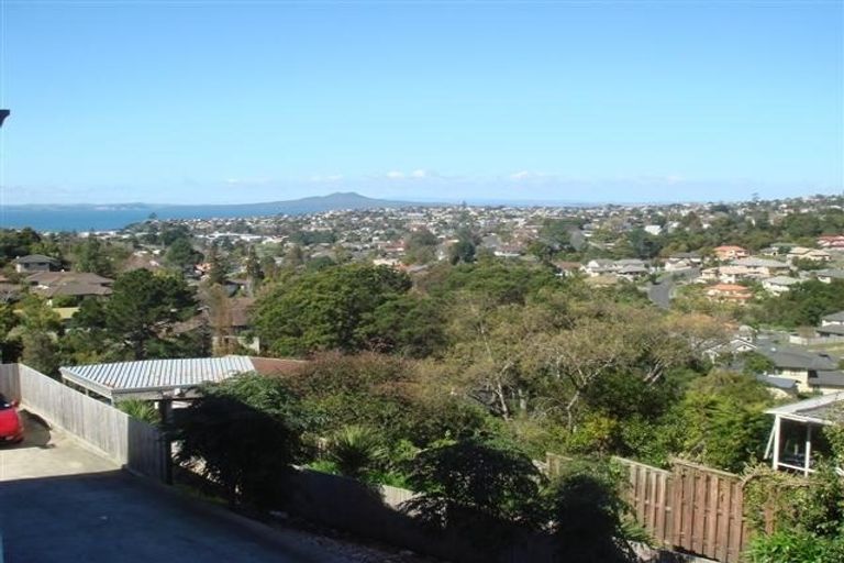 Photo of property in 2/845 East Coast Road, Northcross, Auckland, 0630