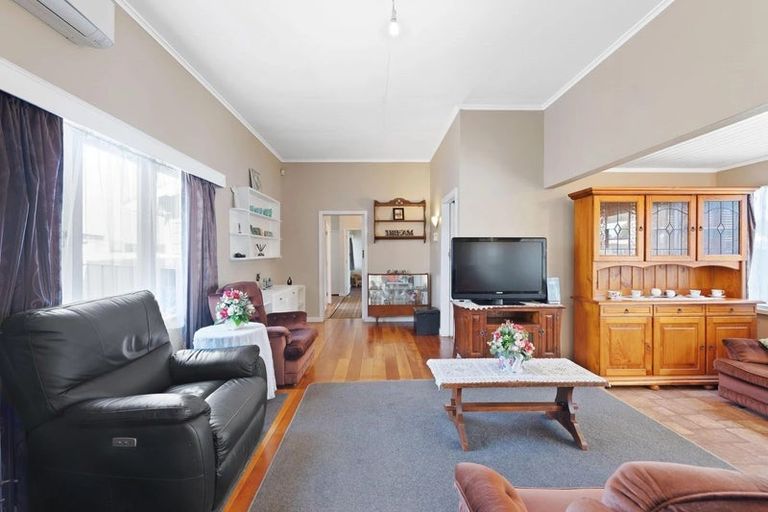 Photo of property in 154 Wyllie Road, Papatoetoe, Auckland, 2025