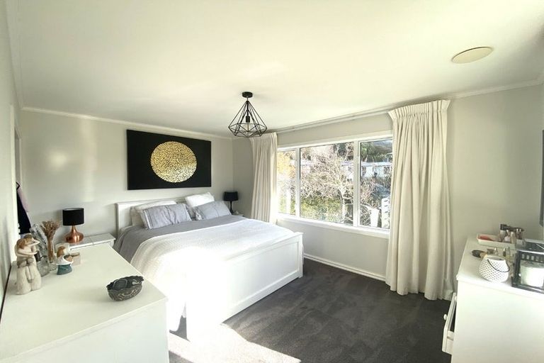 Photo of property in 61 Redwood Avenue, Tawa, Wellington, 5028