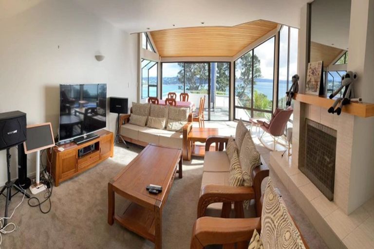 Photo of property in 74 Ardern Avenue, Stanmore Bay, Whangaparaoa, 0932