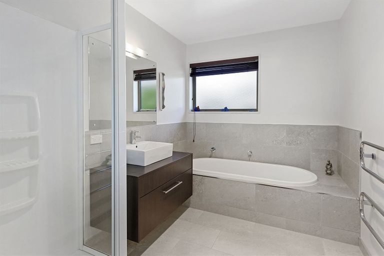 Photo of property in 30 Foresters Crescent, Parklands, Christchurch, 8083