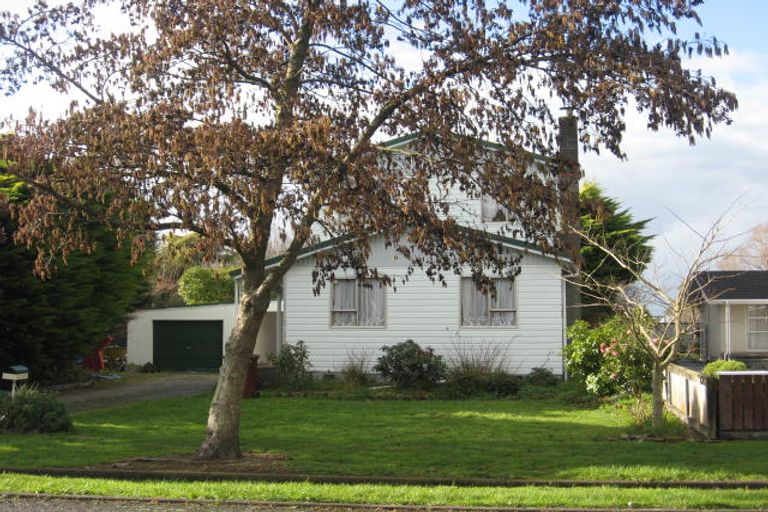 Photo of property in 82 Victoria Street, Carterton, 5713