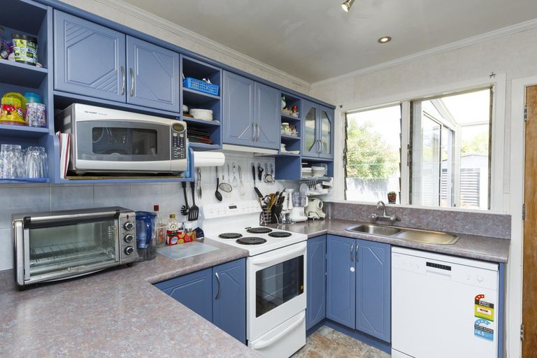 Photo of property in 8 Miles Place, Awapuni, Palmerston North, 4412