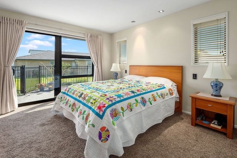 Photo of property in 8 Erin Jane Place, One Tree Point, 0118