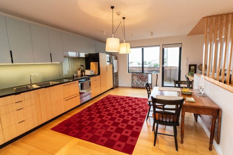 Photo of property in 76 Brougham Street, Mount Victoria, Wellington, 6011