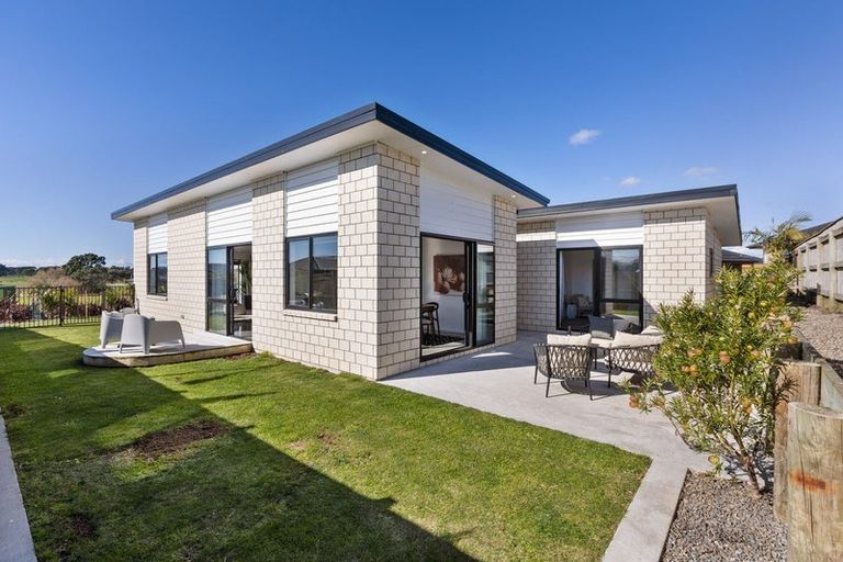 Photo of property in 13 Rua Place, Bell Block, New Plymouth, 4312