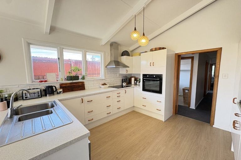 Photo of property in 28 Mountbatten Street, New Brighton, Christchurch, 8061