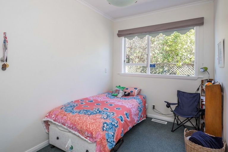 Photo of property in 6 Station Road, Khandallah, Wellington, 6035