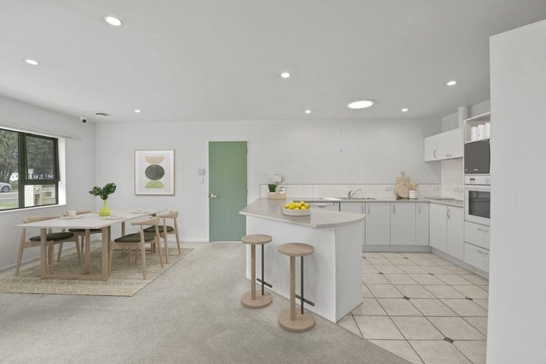 Photo of property in 1/256 Hibiscus Coast Highway, Orewa, 0931