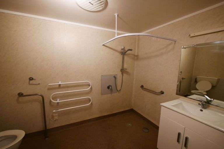 Photo of property in 384 Great South Road, Opaheke, Papakura, 2113