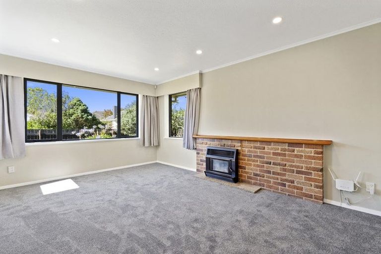 Photo of property in 63 Kashmir Avenue, Clouston Park, Upper Hutt, 5018