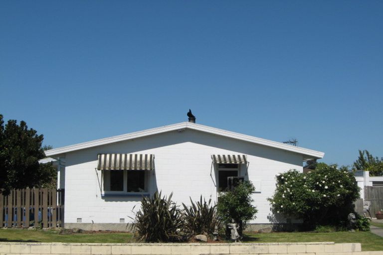 Photo of property in 9 Denniston Crescent, Redwood, Christchurch, 8051