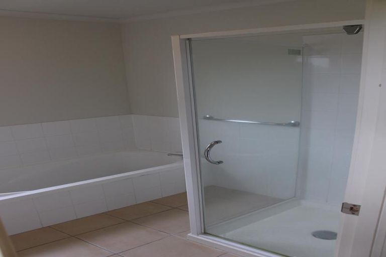 Photo of property in 41 Tiri Tiri Road, Birkdale, Auckland, 0626