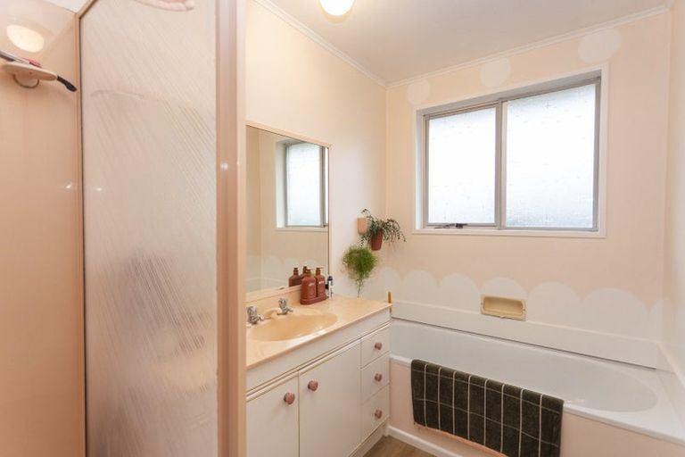 Photo of property in 2/177a Grimseys Road, Redwood, Christchurch, 8051