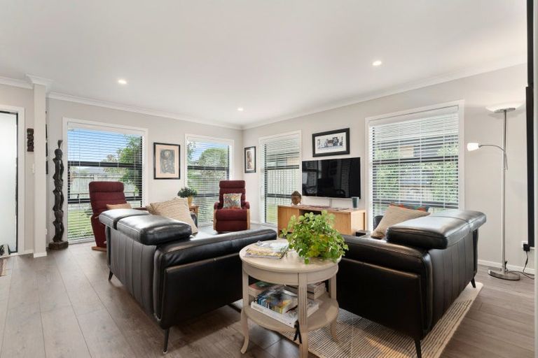 Photo of property in 8 Austin Reid Avenue, Carterton, 5713