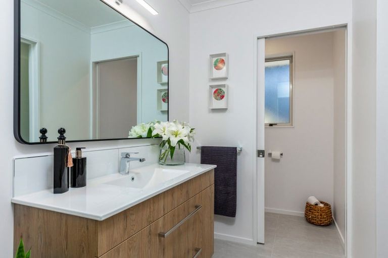 Photo of property in 8 Whitby Close, Waikawa, Picton, 7220