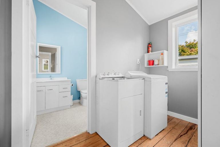 Photo of property in 1a Mahana Road, St Andrews, Hamilton, 3200