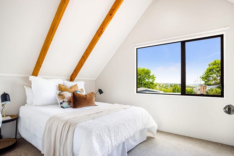 Photo of property in 10 Carillon Place, Massey, Auckland, 0614