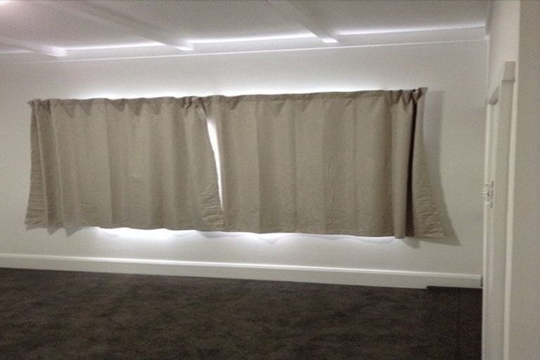 Photo of property in 52 Evans Road, Glen Eden, Auckland, 0602