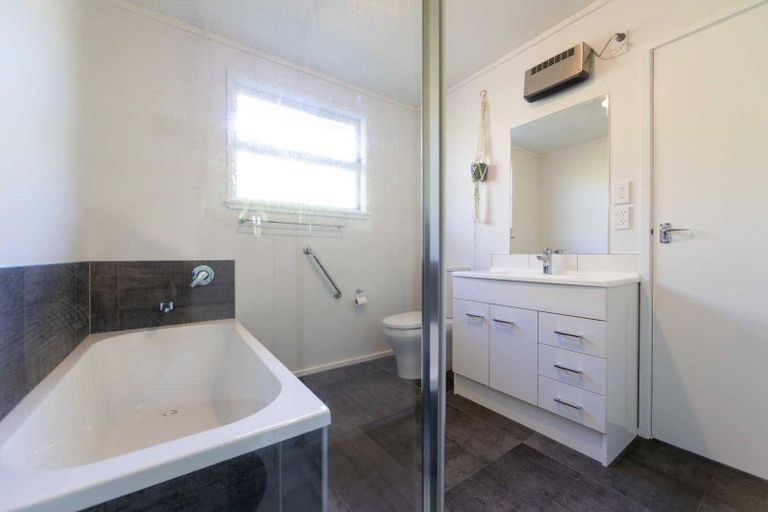 Photo of property in 1/1007 Duke Street, Mahora, Hastings, 4120