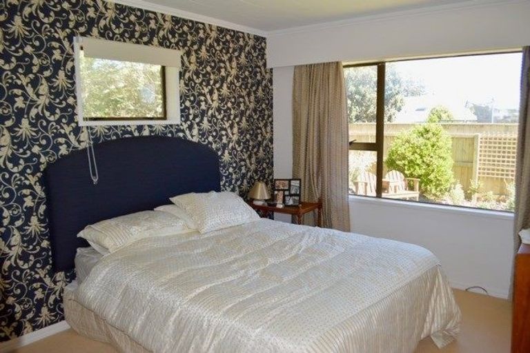 Photo of property in 11a Toi Street, Otaki Beach, Otaki, 5512