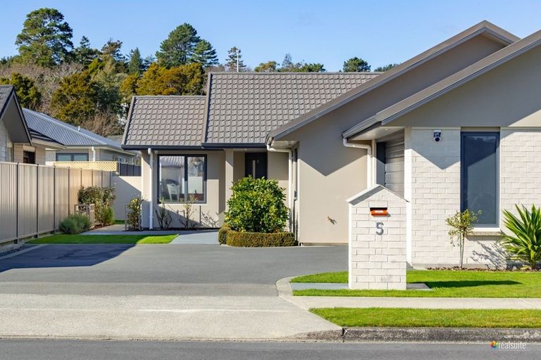 Photo of property in 5 Vernon Grove, Brown Owl, Upper Hutt, 5018