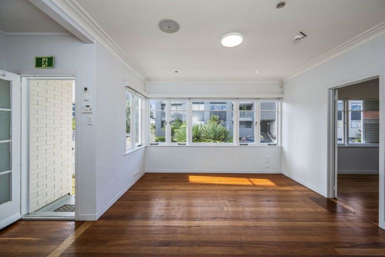 Photo of property in 1/19 Huron Street, Takapuna, Auckland, 0622