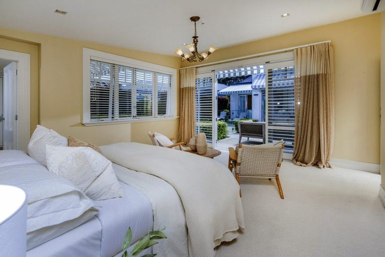 Photo of property in 33 Cheltenham Road, Devonport, Auckland, 0624