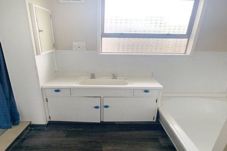 Photo of property in 21c Flower Street, Bulls, 4818