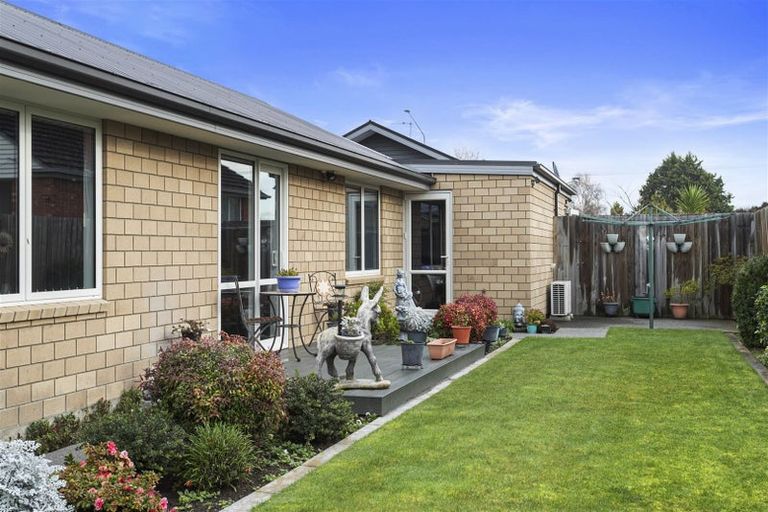 Photo of property in 2/78 Marshland Road, Shirley, Christchurch, 8061