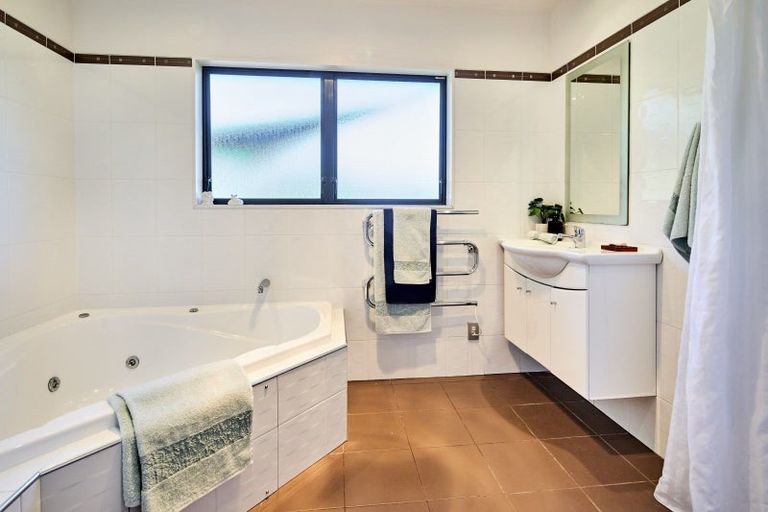 Photo of property in 69 Kaitangata Crescent, Kelson, Lower Hutt, 5010