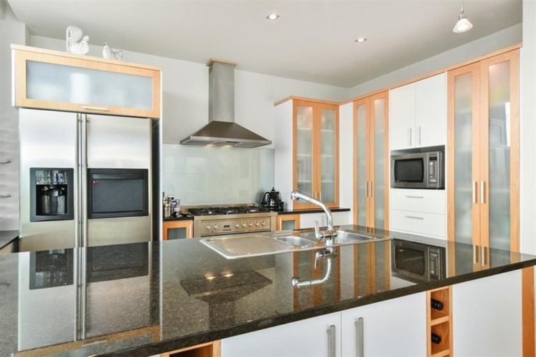 Photo of property in 22a Beach Road, Castor Bay, Auckland, 0620