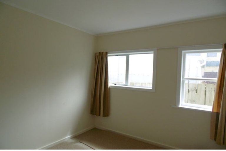 Photo of property in 15 Sunset Parade, Plimmerton, Porirua, 5026