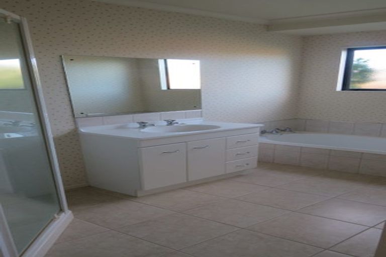 Photo of property in 11 Cumbria Way, Hamilton East, Hamilton, 3216